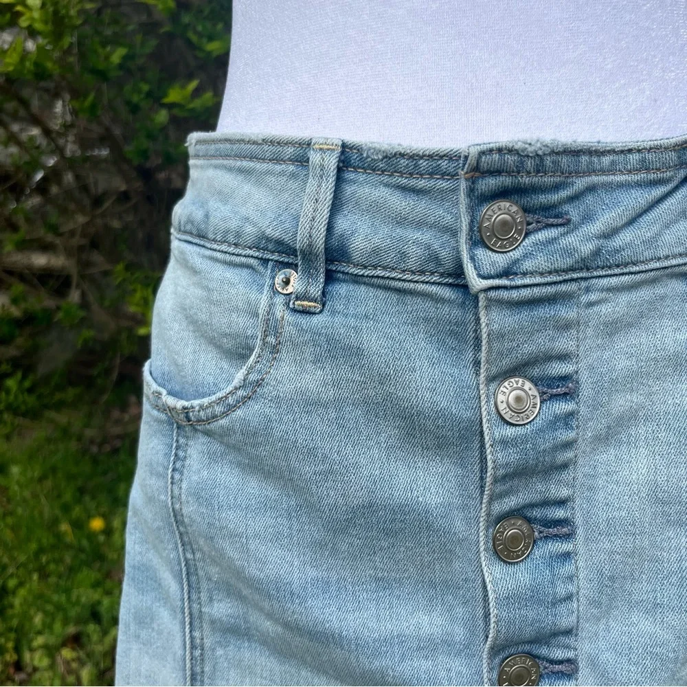 American Eagle Button Front Super Stretch Denim Mini Skirt Lightwash Size 6